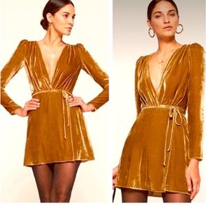 Reformation Chrissy Dress Gold Velvet Wrap Holiday Collection Size Medium NEW